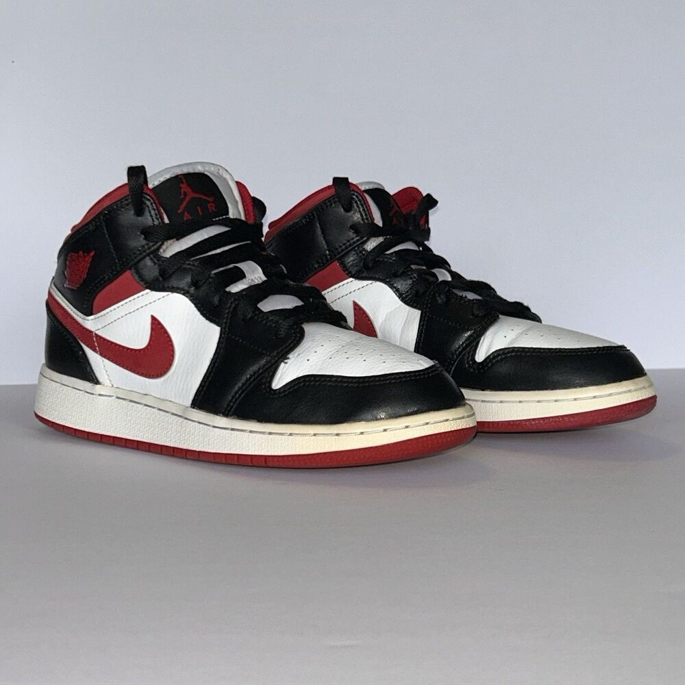 Nike Air Jordan 1 Mid Gym 5Y Big Kid White Black Red - Picture 4 of 16